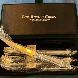 Lux Bond & Green, Towle Knife Set